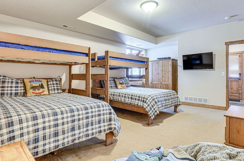 Photo 31 - Fraser Cabin w/ Hot Tub & Mountain Views