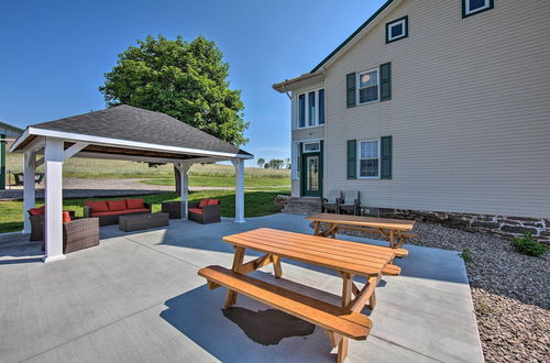 Foto 21 - Remote Escape: Halifax Farmhouse w/ Pool & Hot Tub