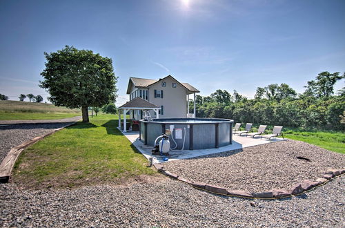 Foto 30 - Remote Escape: Halifax Farmhouse w/ Pool & Hot Tub