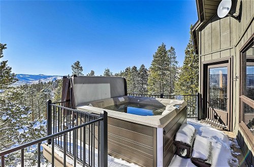 Foto 16 - Panoramic Mountain-view Retreat w/ Hot Tub + Deck