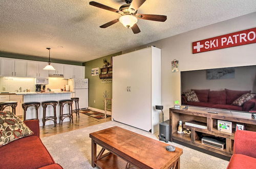 Photo 9 - Cozy Condo w/ Magic Mountain Ski-in Access