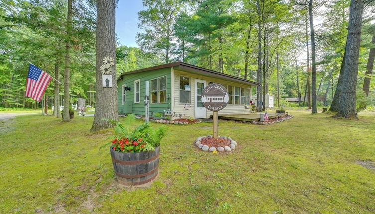 Photo 1 - 'cozy Corner Cottage' Near East Twin Lake