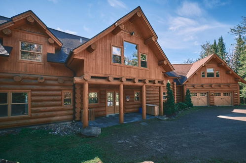 Photo 10 - Executive Plus 44 - Majestic log Chalet With hot tub Sauna Heated Pool and Close to Activities