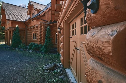 Photo 8 - Executive Plus 44 - Majestic log Chalet With hot tub Sauna Heated Pool and Close to Activities