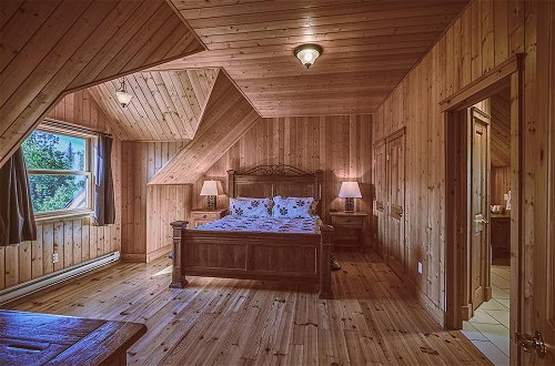 Photo 21 - Executive Plus 44 - Majestic log Chalet With hot tub Sauna Heated Pool and Close to Activities