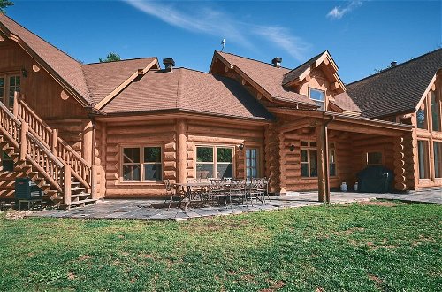 Foto 6 - Executive Plus 44 - Majestic log Chalet With hot tub Sauna Heated Pool and Close to Activities