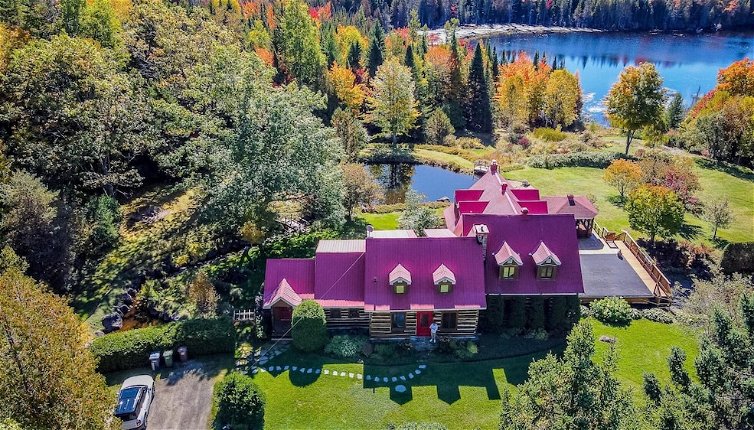 Photo 1 - Manoir du Canard - 1800s Authentic Quebecois log Home With Modern Amenities