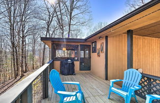 Foto 2 - Charming Murphy Escape w/ Fire Pit & Hot Tub