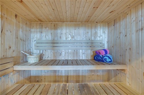 Foto 11 - Oceanfront Home w/ Hot Tub+sauna, 8 Mi. to Newport