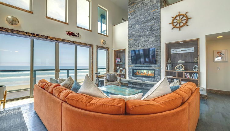 Foto 1 - Oceanfront Home w/ Hot Tub+sauna, 8 Mi. to Newport