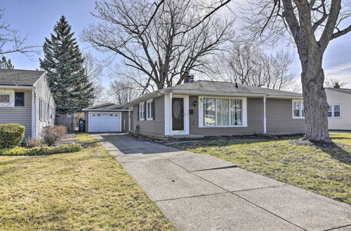 Foto 10 - Renovated Buffalo Home w/ Screened-in Patio