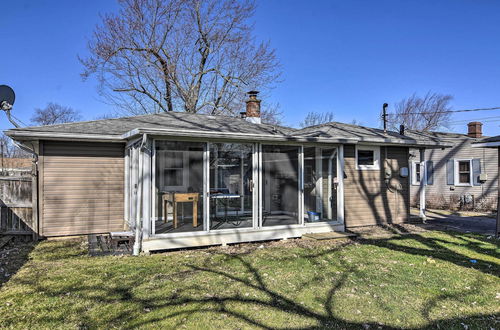 Foto 9 - Renovated Buffalo Home w/ Screened-in Patio