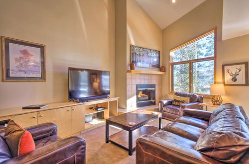 Photo 1 - 'chimney Ridge' Townhome w/ Hot Tub: Walk to Lifts