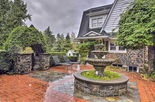 Photo 11 - Charming Milwaukie Getaway w/ Pool, Hot Tub