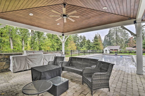 Foto 16 - Charming Milwaukie Getaway w/ Pool, Hot Tub