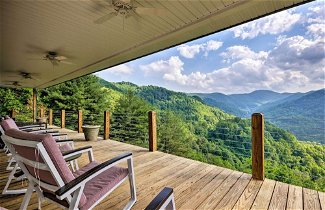 Foto 1 - Private Blue Ridge Home w/ Mountain Views, Hot Tub