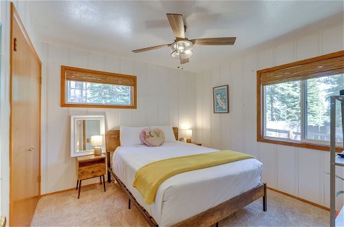 Foto 16 - Tahoe Home w/ Deck: 7 Mi to Lakeshore