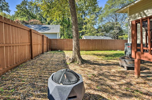 Foto 23 - Charming Charlotte Abode w/ Deck & Fire Pit