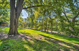 Foto 2 - Wimberley Home on Creek + Close to Downtown