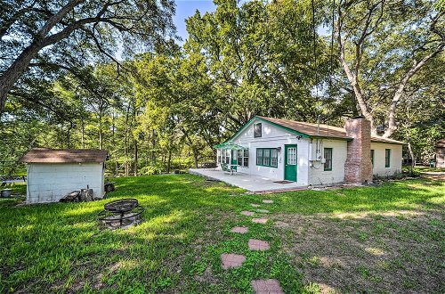 Foto 9 - Wimberley Home on Creek + Close to Downtown