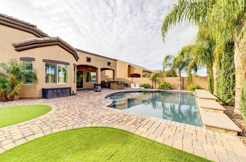 Foto 1 - Queen Creek Home w/ Private Pool & Gas Grills