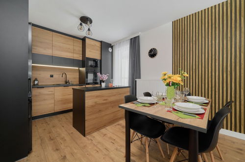 Photo 13 - Pet-friendly Apartment by Renters