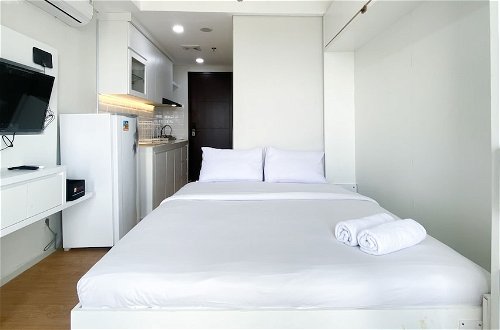 Photo 4 - New And Modern Studio At Daan Mogot City Apartment