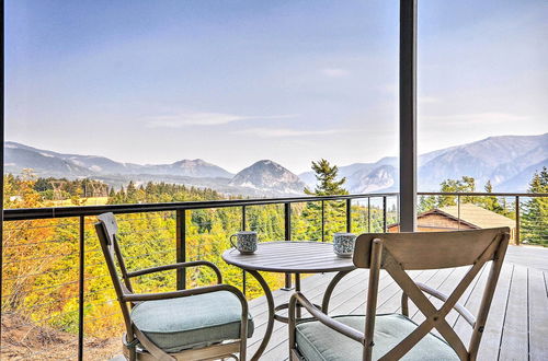 Photo 1 - 'gorge Retreat' - Modern Carson Home w/ Mtn Views