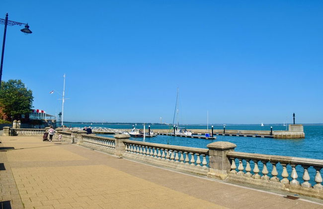 Boat House Located in the Sailing Mecca of Cowes - Foto 14