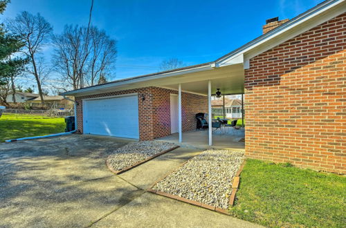 Photo 2 - Inviting Lexington Home: 2 Miles to University