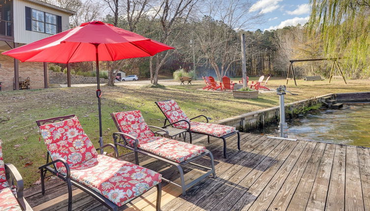 Photo 1 - Waterfront Lay Lake Retreat W/dock & 3 Piers