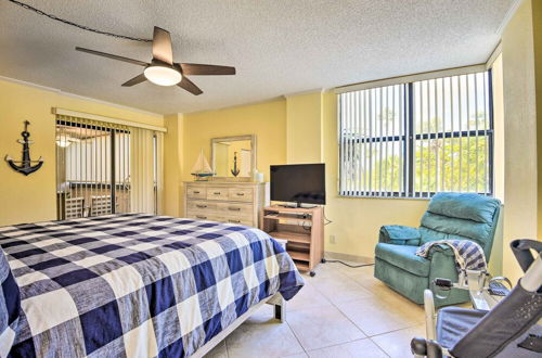 Photo 25 - Breezy Siesta Key Condo w/ Bay Views & Pool