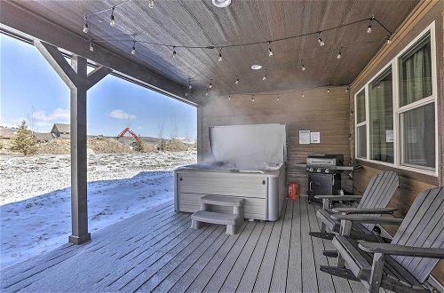 Photo 9 - Home w/ Private Hot Tub Near Skiing & Rocky Mtn NP