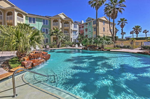 Photo 17 - Colorful Galveston Retreat Steps From Beach & Pool