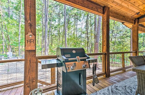 Photo 3 - Chic Broken Bow Cabin With Hot Tub & Gas Grill
