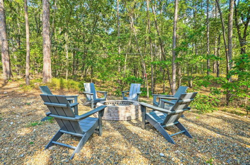 Photo 36 - Chic Broken Bow Cabin With Hot Tub & Gas Grill