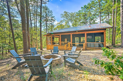 Photo 35 - Chic Broken Bow Cabin With Hot Tub & Gas Grill