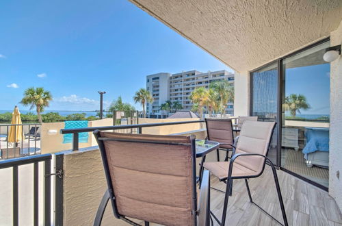 Photo 8 - Relaxing Hudson Condo Steps From the Pool