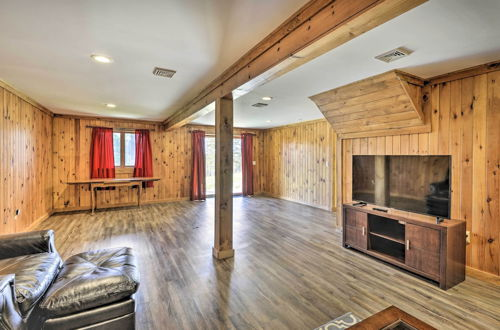 Foto 17 - Secluded Pleasant Mount Cabin w/ Deck & Fireplace