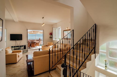 Photo 17 - Spacious 4BR Beach House, Fantastic Sea Views