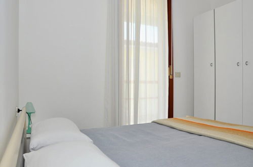 Photo 4 - Modern and Comfy Apartment Near Bibione Beach