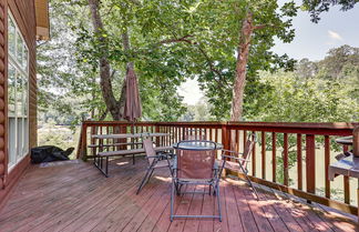 Foto 3 - Double Springs Cabin Stay w/ Deck + Shared Dock