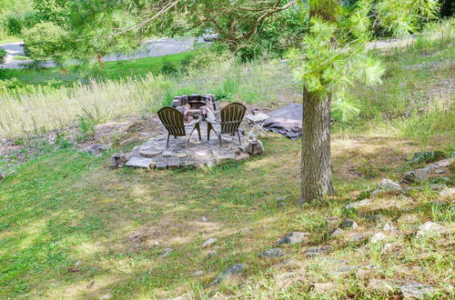 Photo 12 - Charming Wellesley Island Cabin Near State Parks