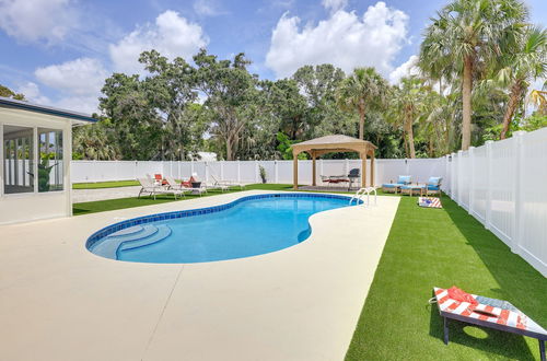 Photo 4 - Vero Beach Vacation Rental: Pool & Putting Green