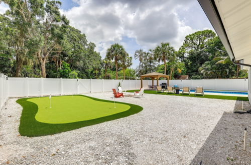 Photo 12 - Vero Beach Vacation Rental: Pool & Putting Green