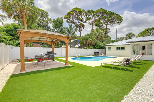 Photo 2 - Vero Beach Vacation Rental: Pool & Putting Green