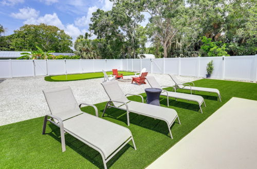 Photo 6 - Vero Beach Vacation Rental: Pool & Putting Green