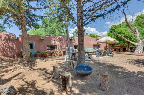 Foto 23 - Beautiful Historic Adobe Home ~ 3 Mi to Taos Plaza