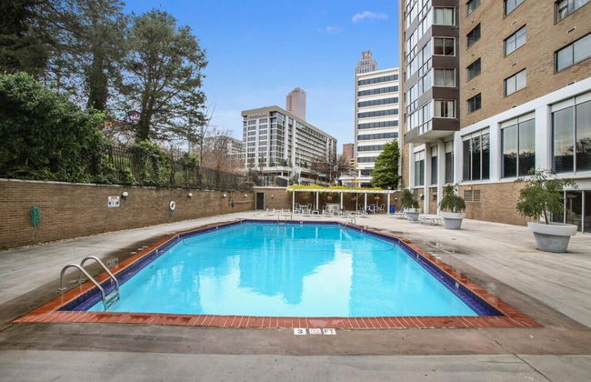 ATL Downtown 2B Condo with Free Parking - Foto 16