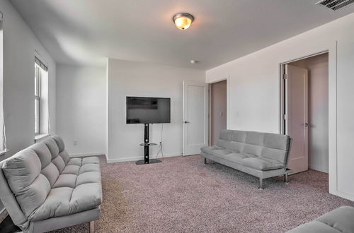 Photo 6 - Spacious Denver Townhome Near Central Park